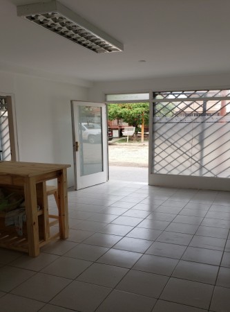 CASA CON SALON COMERCIAL - CIPOLLETTI - VENDE PROPIEDADES MG8