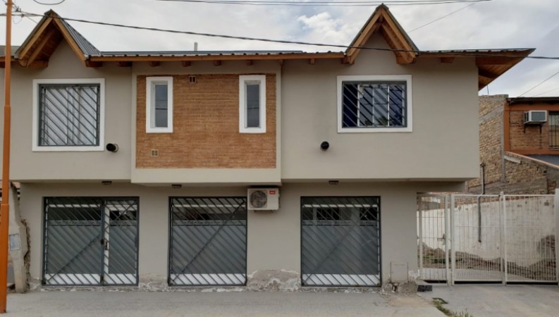 CASA CON SALON COMERCIAL - CIPOLLETTI - VENDE PROPIEDADES MG8