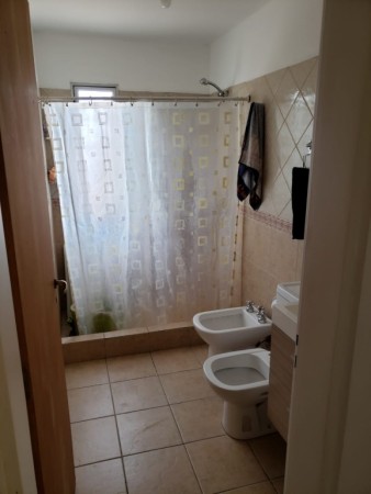 CASA CON SALON COMERCIAL - CIPOLLETTI - VENDE PROPIEDADES MG8