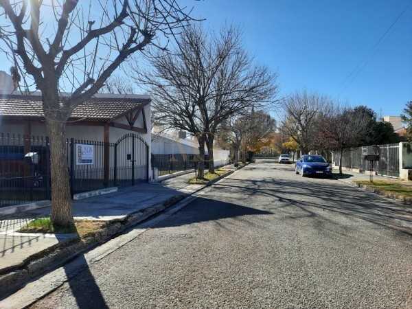 CASA BARRIO CARNAGHI- NEUQUEN