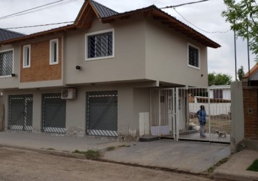 CASA CON SALON COMERCIAL - CIPOLLETTI - VENDE PROPIEDADES MG8